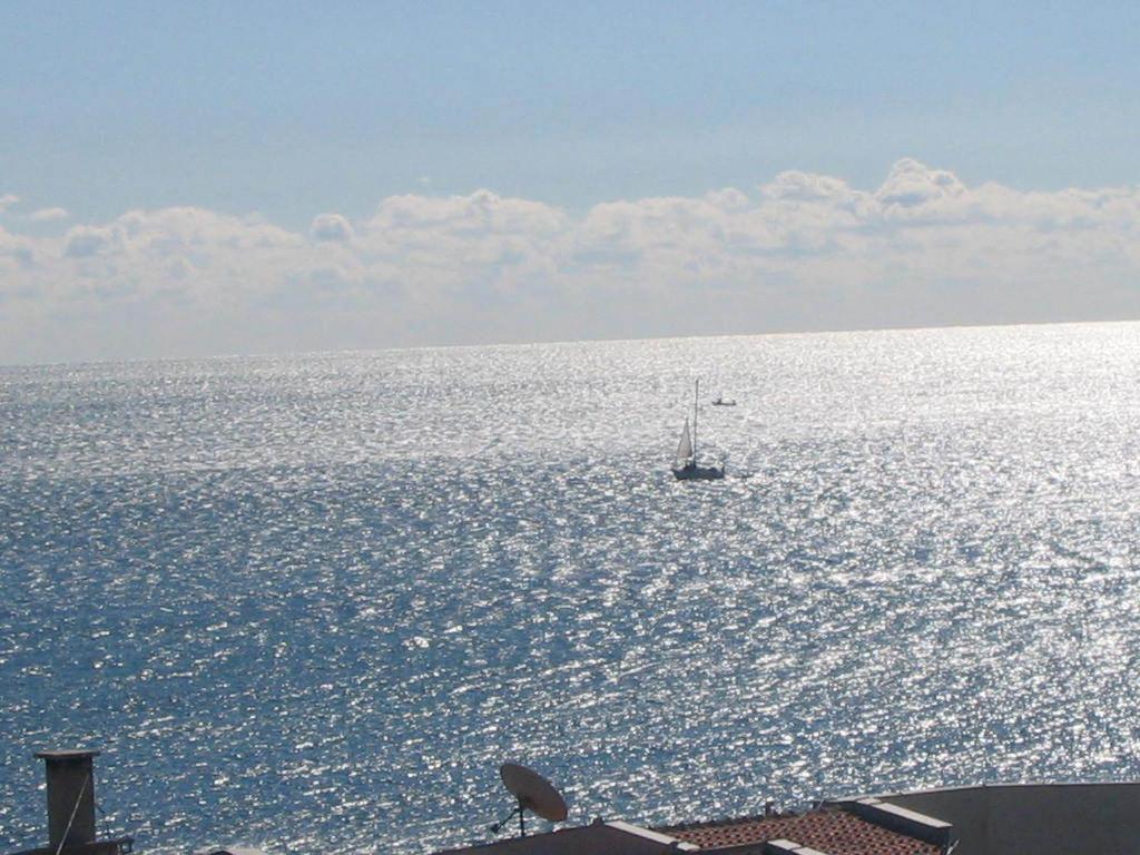 Lazur Hotel Равда Экстерьер фото