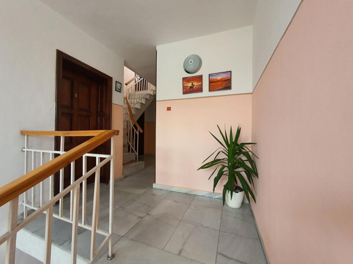 Lazur Hotel Равда Экстерьер фото
