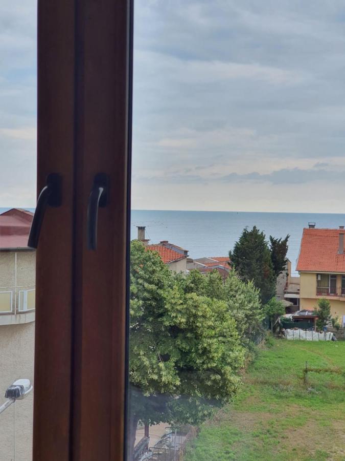 Lazur Hotel Равда Экстерьер фото