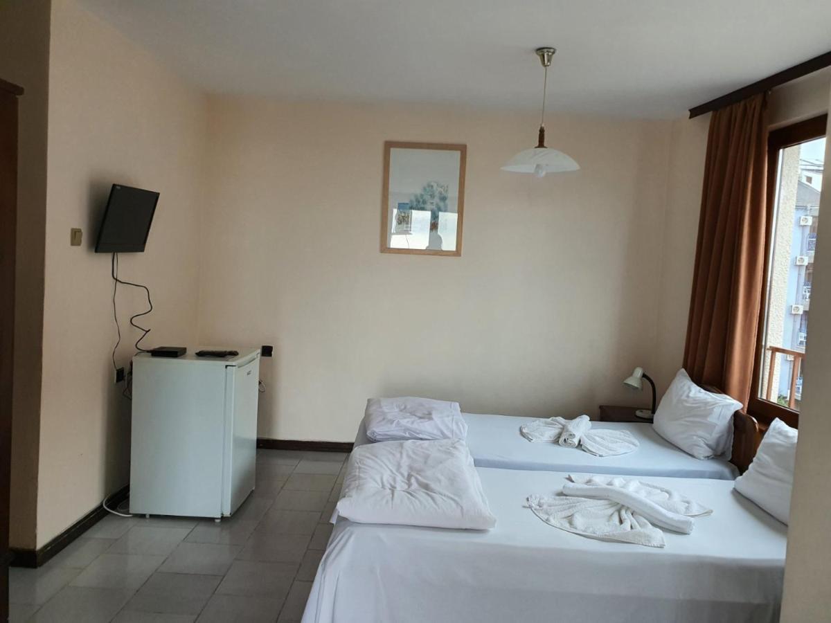 Lazur Hotel Равда Экстерьер фото