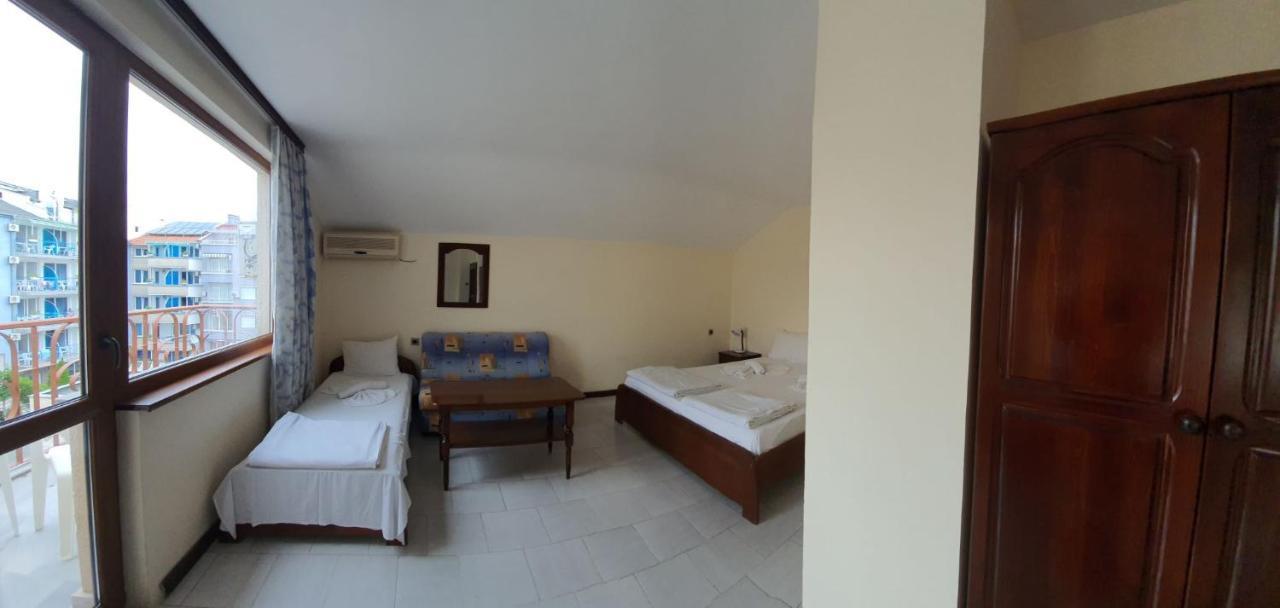 Lazur Hotel Равда Экстерьер фото