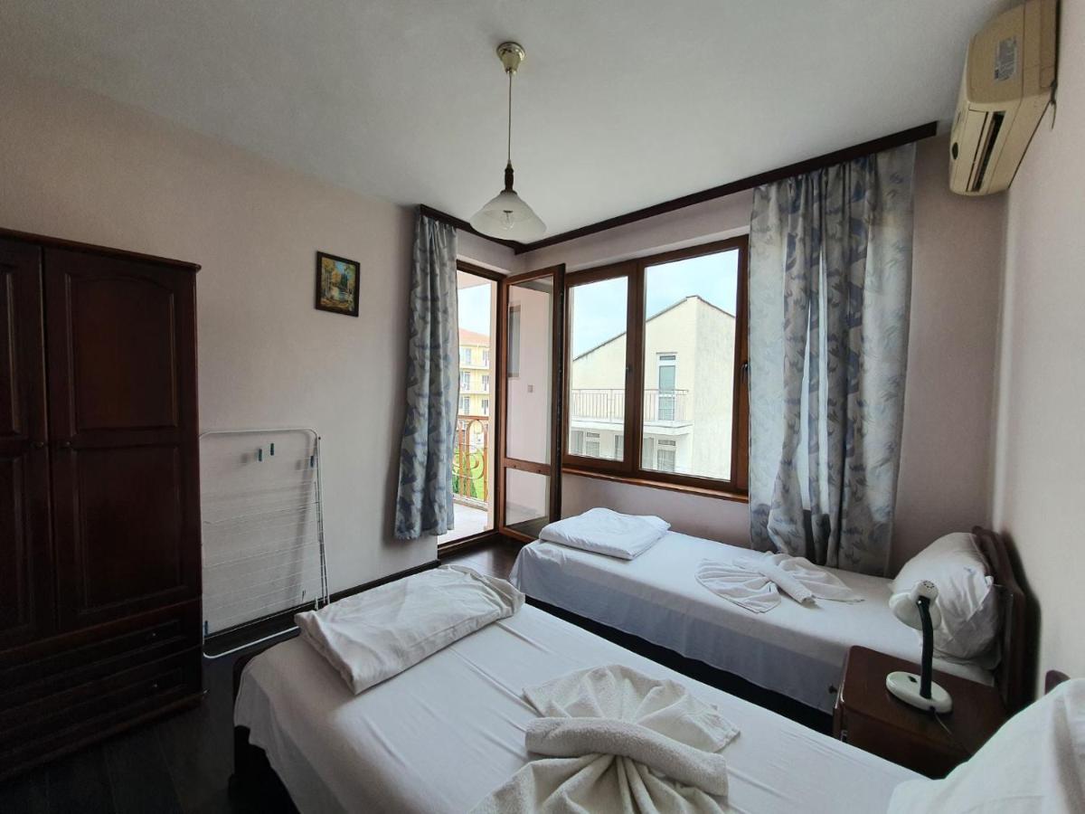 Lazur Hotel Равда Экстерьер фото