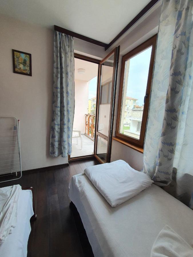 Lazur Hotel Равда Экстерьер фото