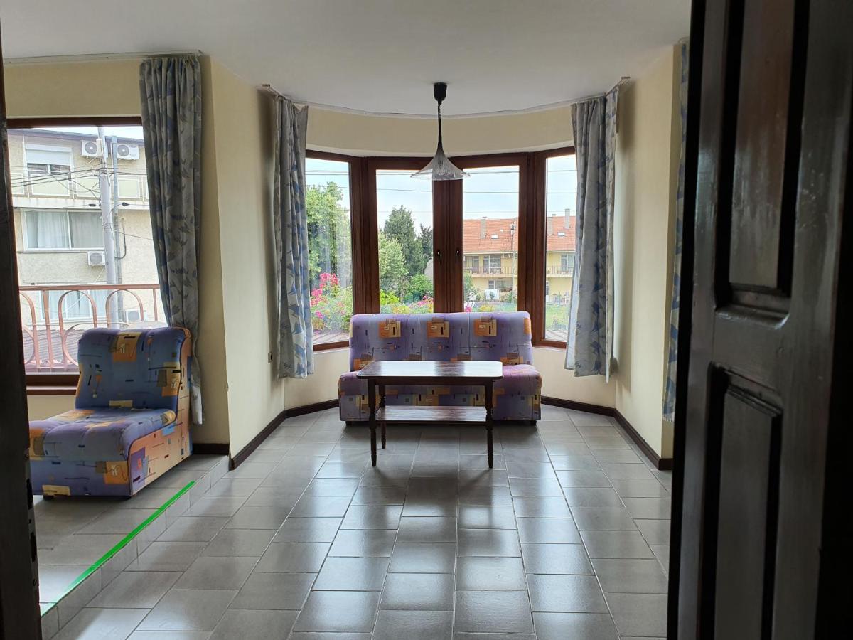 Lazur Hotel Равда Экстерьер фото