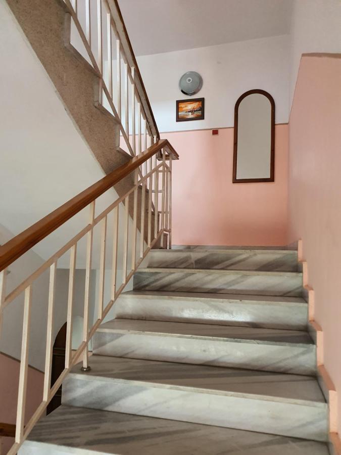 Lazur Hotel Равда Экстерьер фото