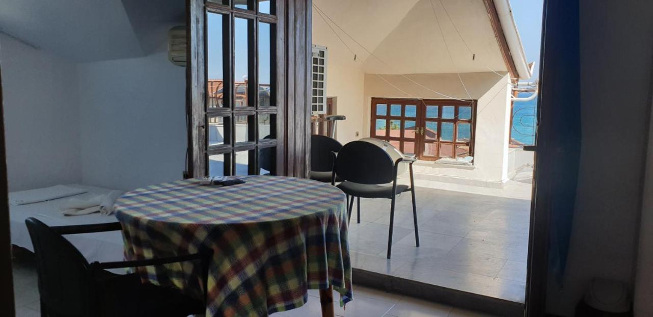 Lazur Hotel Равда Экстерьер фото