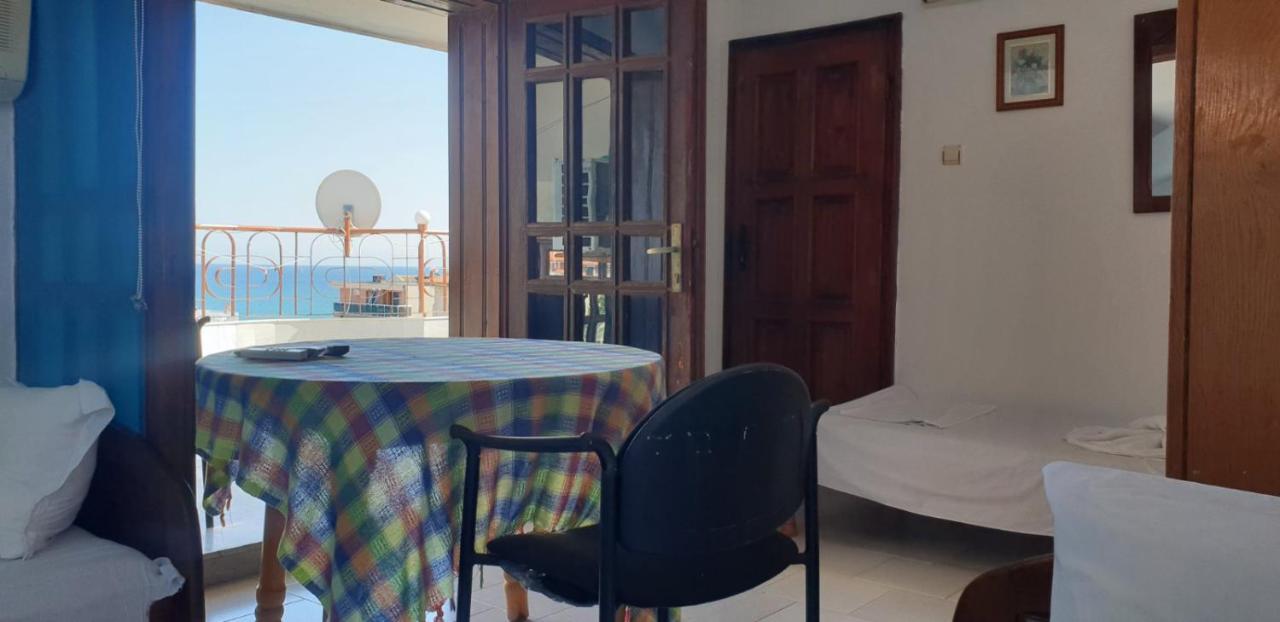 Lazur Hotel Равда Экстерьер фото