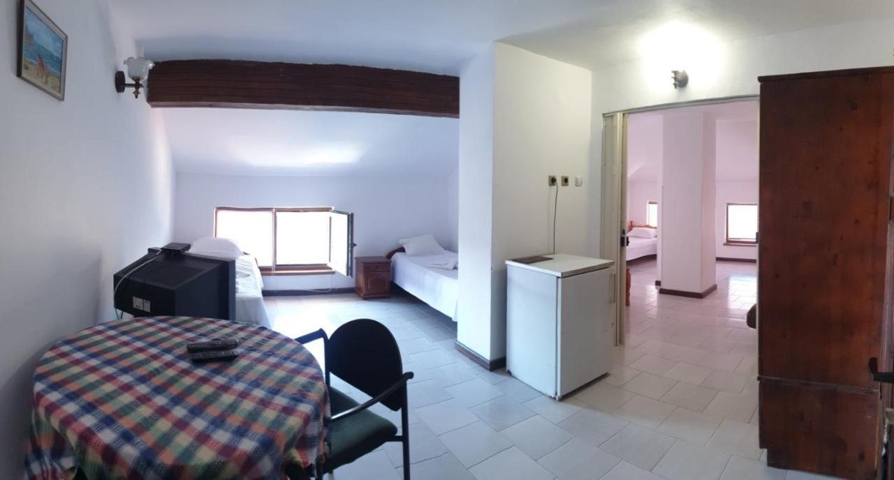 Lazur Hotel Равда Экстерьер фото