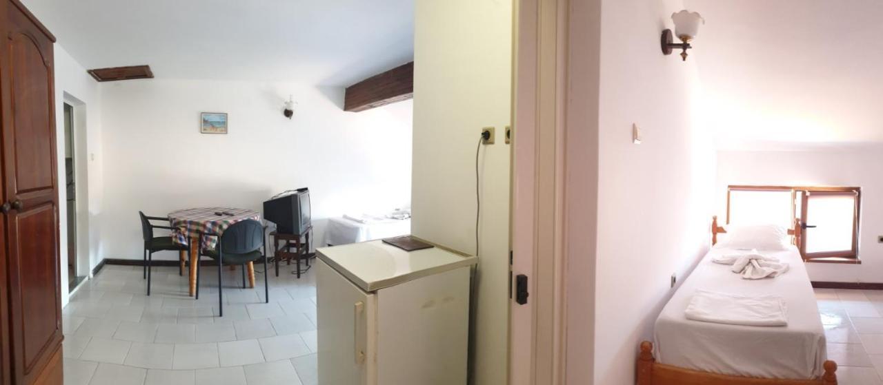 Lazur Hotel Равда Экстерьер фото