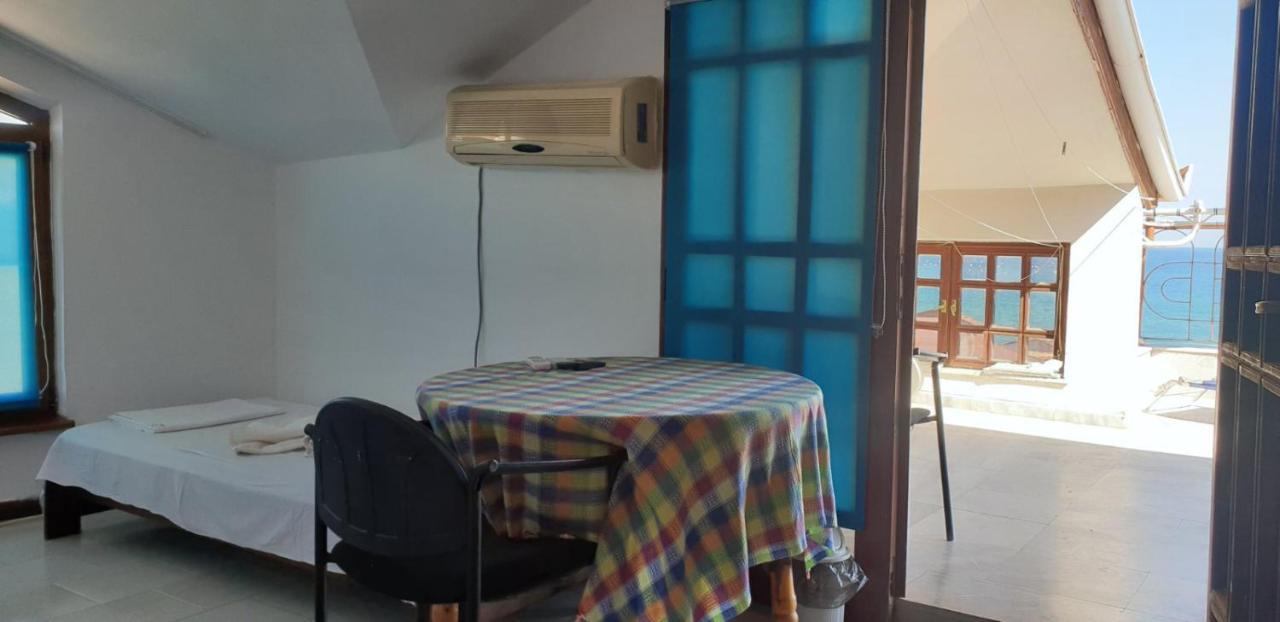 Lazur Hotel Равда Экстерьер фото